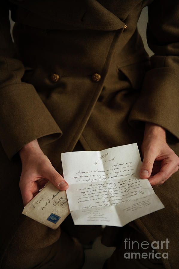 Soldier Reading A Letter Photograph by Lee Avison