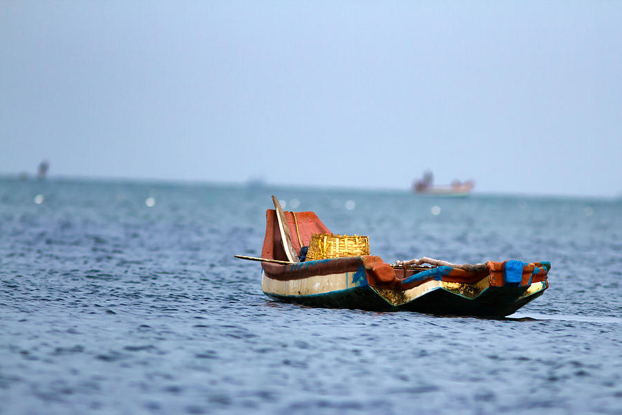 Boat Photograph - Solitary  by Ramabhadran Thirupattur