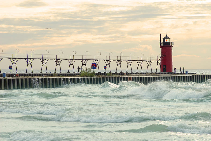Lake Michigan Photograph - South Haven Light by Tammy Chesney