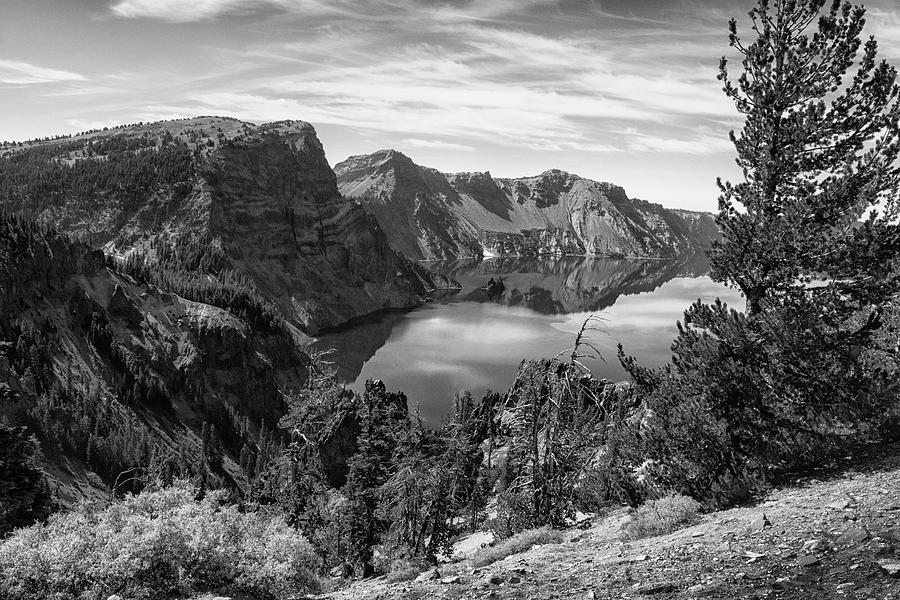South Rim of Crater Lake B W Photograph by Frank Wilson