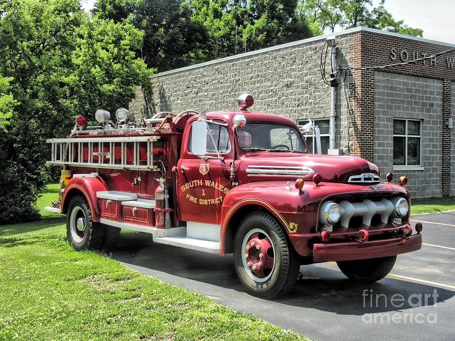 South Wales Antique Ford Fire Engine Photograph by Elizabeth Duggan