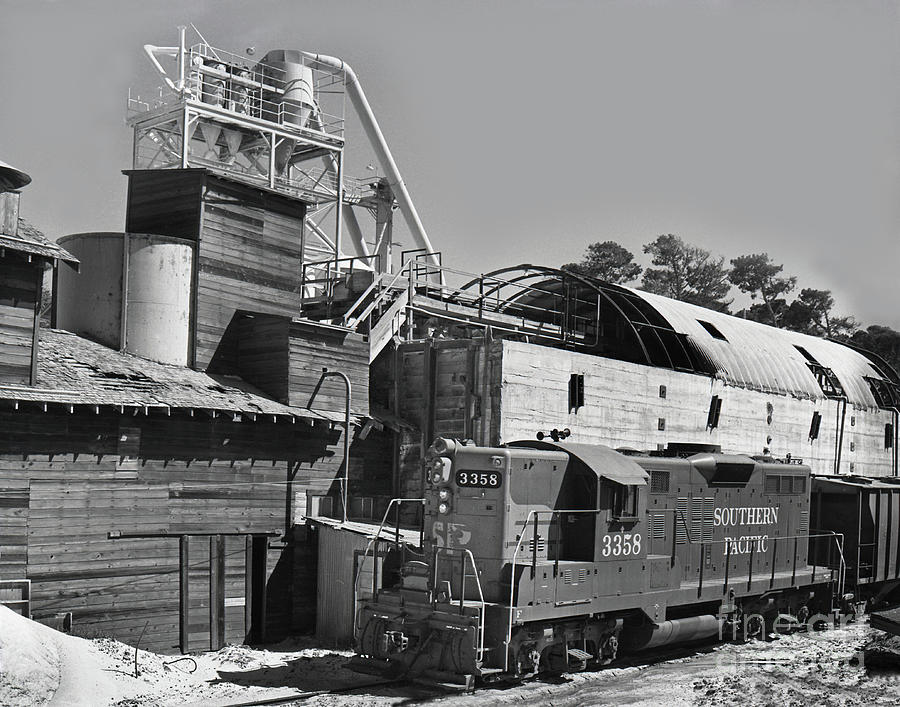 Train Photograph - Southern Pacific GP9E locomotive No. 3358 at sand plant 1972 by Monterey County Historical Society