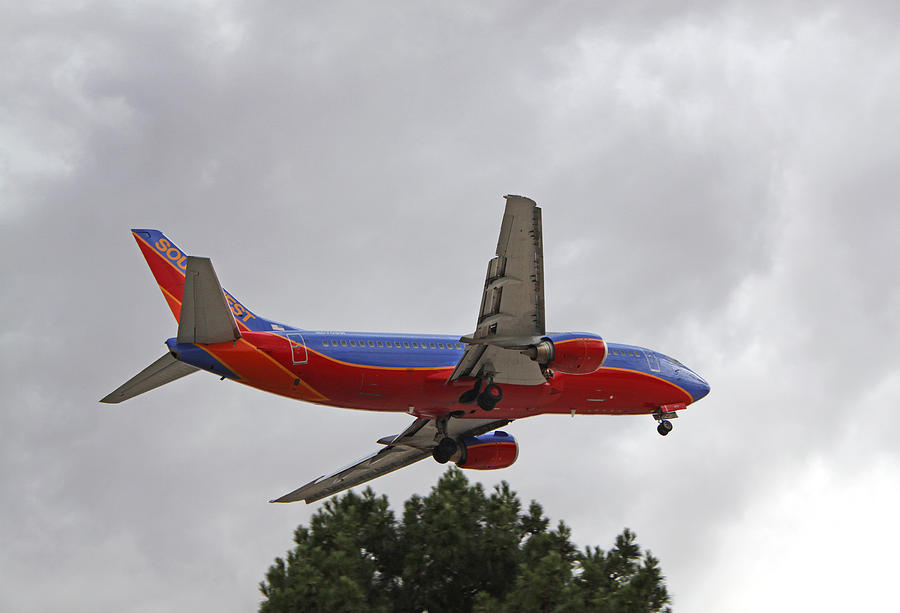 Tree Photograph - Southwest Airlines 737 On Approach Into Las Vegas Nv by Carl Deaville