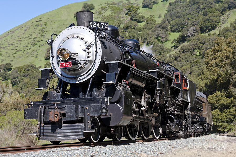 Southern Pacific 2472 in Niles Canyon Photograph by Rick Pisio