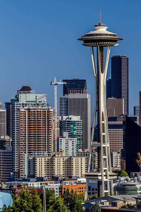 Space Needle and Seattle Skyline A Photograph by Rob Green