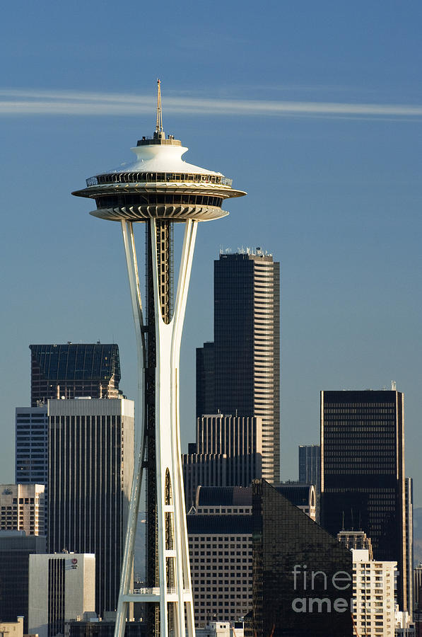 Space Needle Photograph by Greg Vaughn - Printscapes