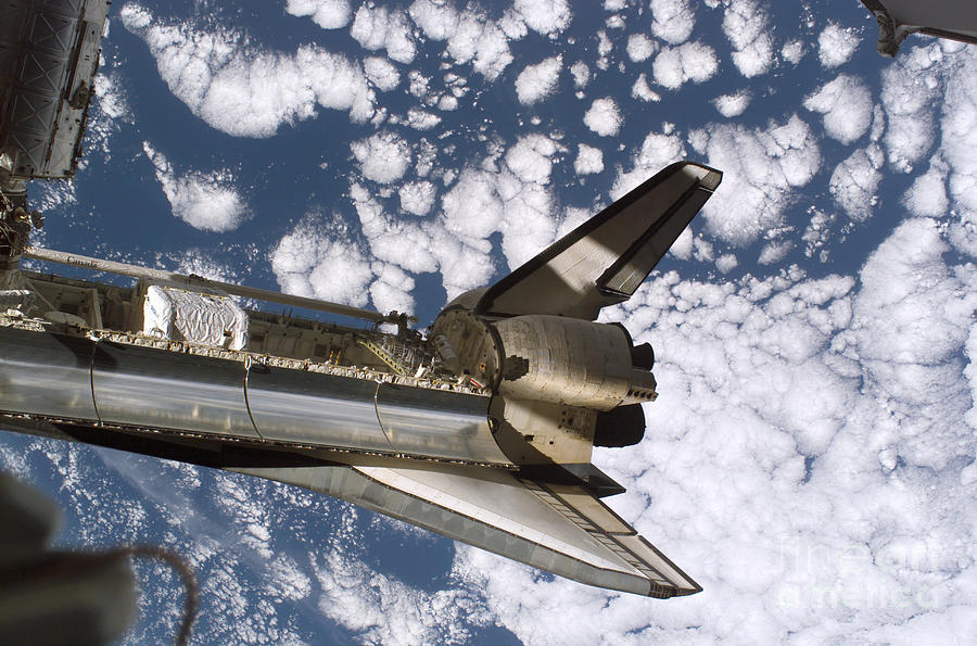 Space Shuttle Discovery Photograph by Stocktrek Images