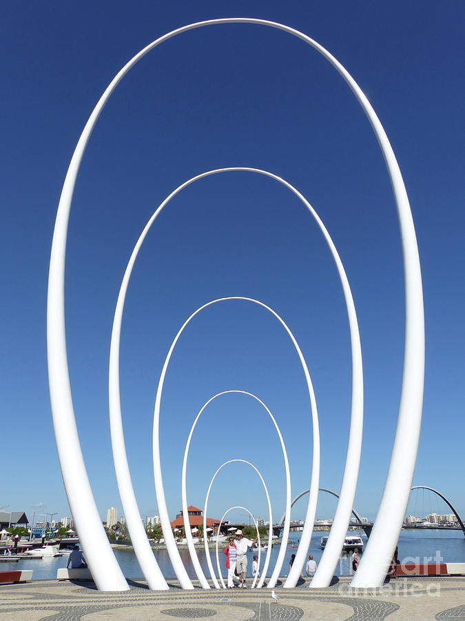 Spanda Sculpture - Elizabeth Quay - Perth - Australia Photograph by Phil Banks