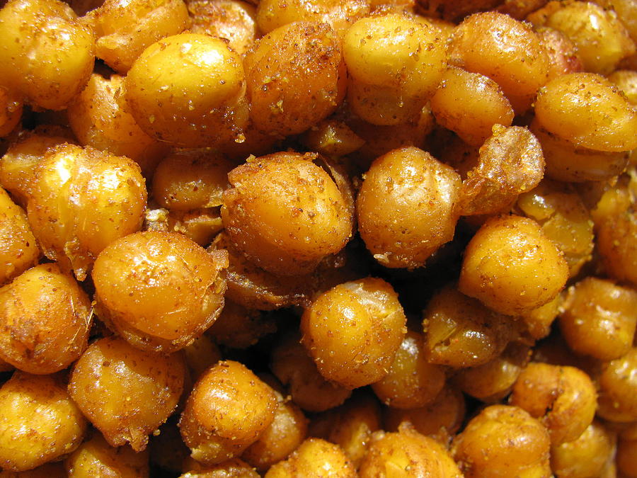 Snack Photograph - Spicy Chick Peas by Lindie Racz