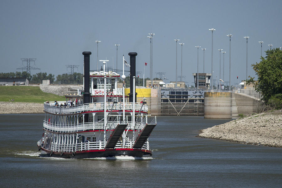 Spirit of Peoria Paddlewheel Photograph by Garry McMichael