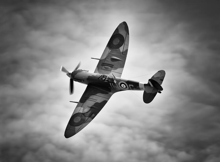 Spitfire mk5 Photograph by Ian Merton