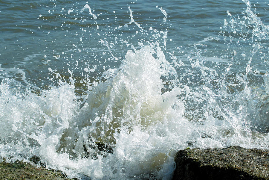 Splashing wave Photograph by Jason Hughes