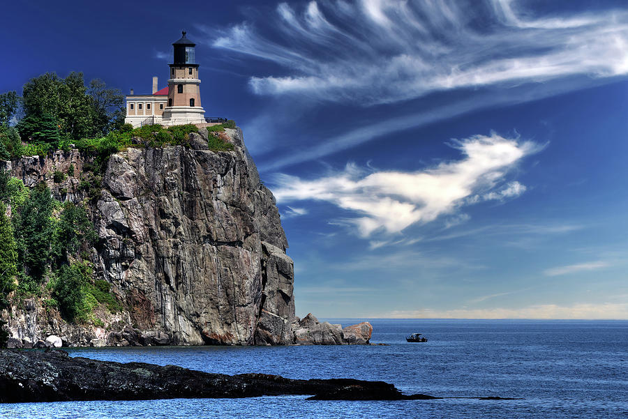 Split Rock Lighthouse on Glorious Summer Day Photograph by Peter Herman