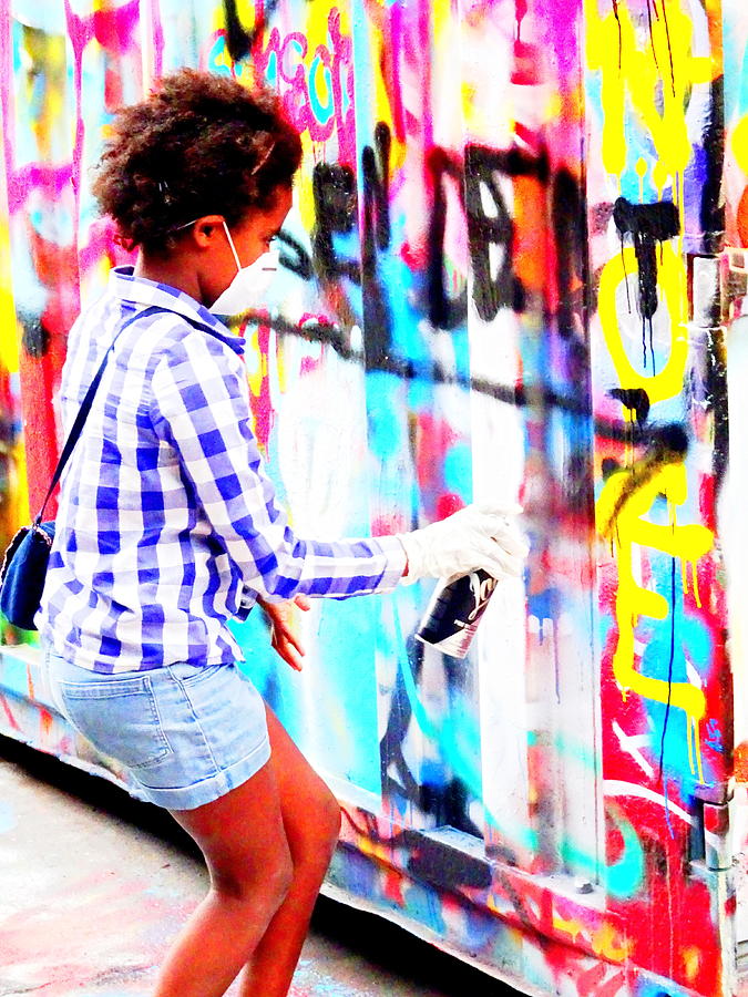 Spray Those Walls In Paris Photograph