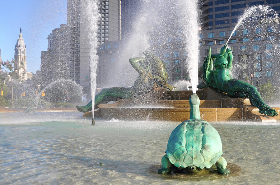 Spraying Water at Swann Fountain - Philadelphia Photograph by Bill Cannon