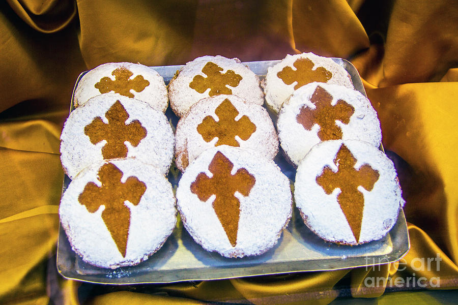 Spanish Almond Cake (Tarta de Santiago Recipe) - Spanish Sabores