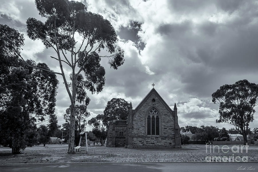 St Johns, Dunolly Photograph by Linda Lees