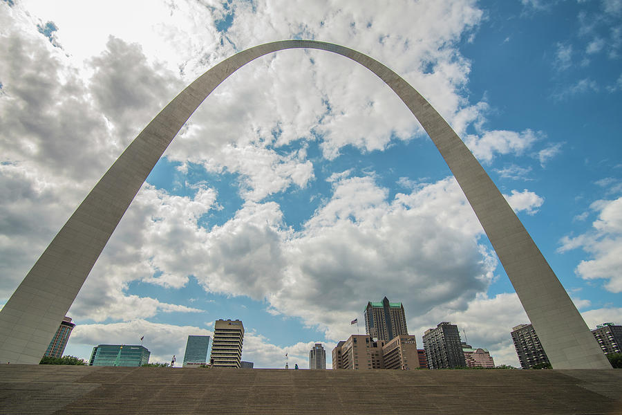 St. Louis gateway Arch Skyline 9489 Photograph by David Haskett II