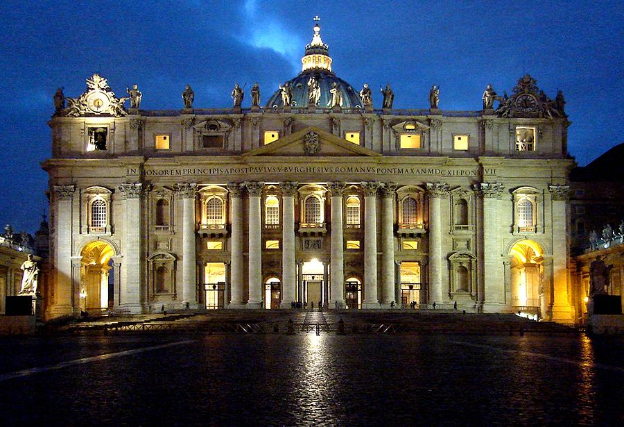 St Peters Photograph by Roberto Alamino