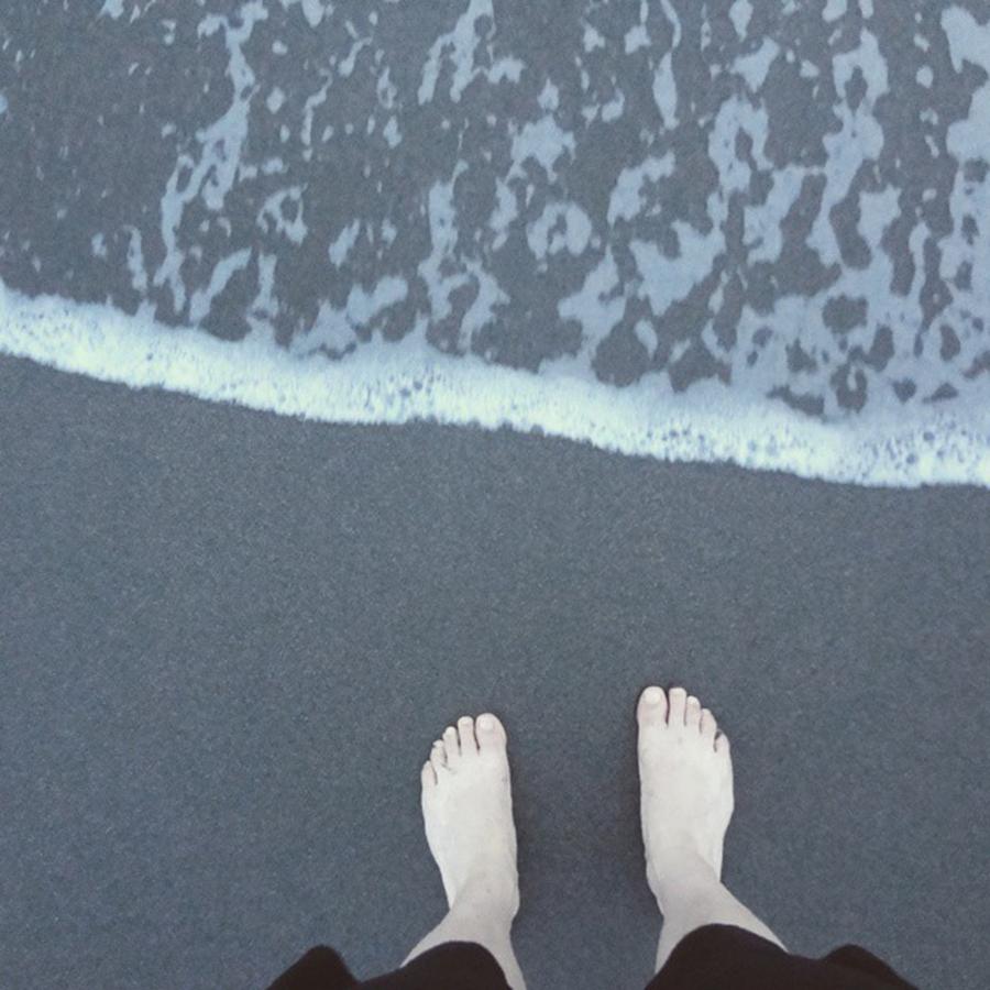 Beach Photograph - Standing On The Edge by Melissa Yosua-Davis
