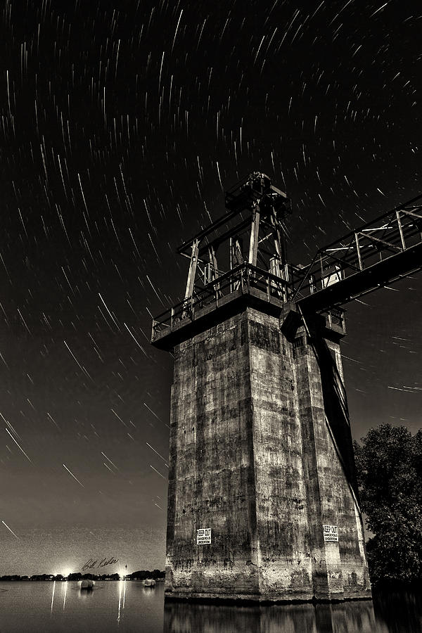 Star Trails Outlet - Black-and-White Photograph by Bill Kesler