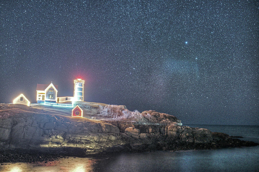 Starry Sky of the Nubble Light in York ME Cape Neddick Photograph by Toby McGuire