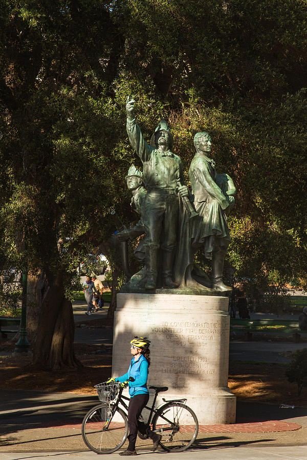 Statue at Washington Square Park Photograph by Bonnie Follett