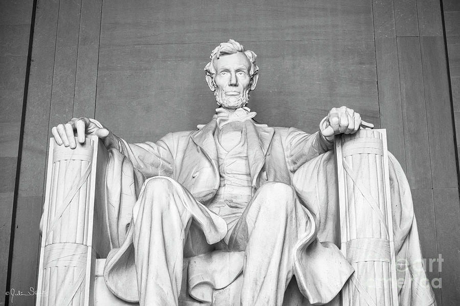 Henry Bacon Photograph - Statue Of Abraham Lincoln - Lincoln Memorial #4 by Julian Starks