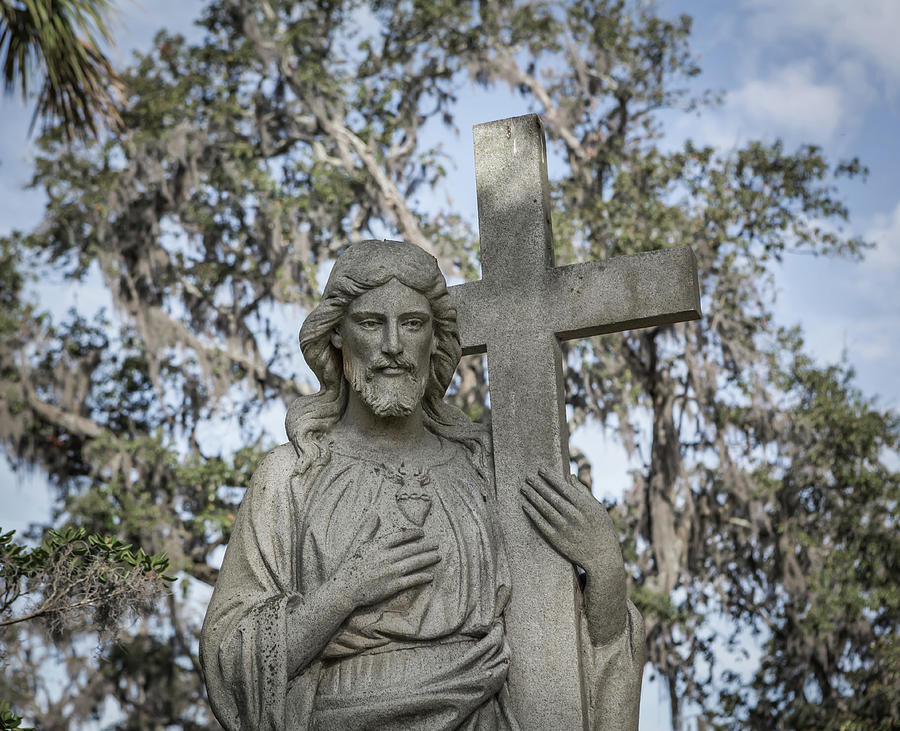 Jesus Christ Photograph - Statue of Jesus and Cross by Kim Hojnacki