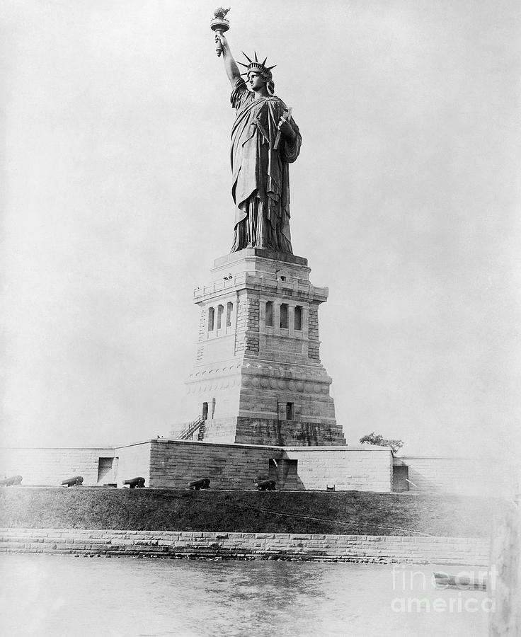 Statue Of Liberty, 1890 Photograph by Granger