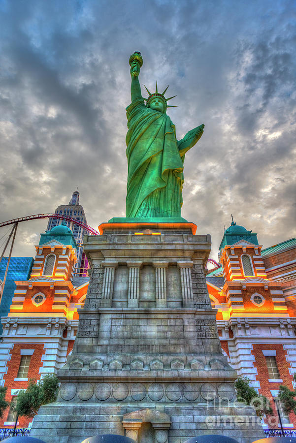 Statue of Liberty New York-New York Hotel 2 Photograph by David Zanzinger