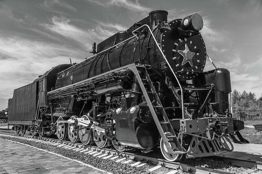detachable train black