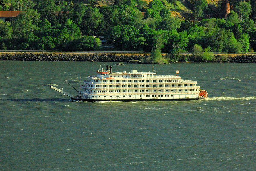 Stern Wheeler On The Columbia River Photograph