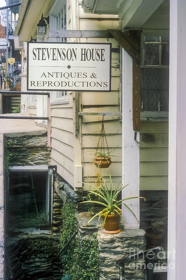 Stevenson House Antique Shop Photograph by Bob Phillips