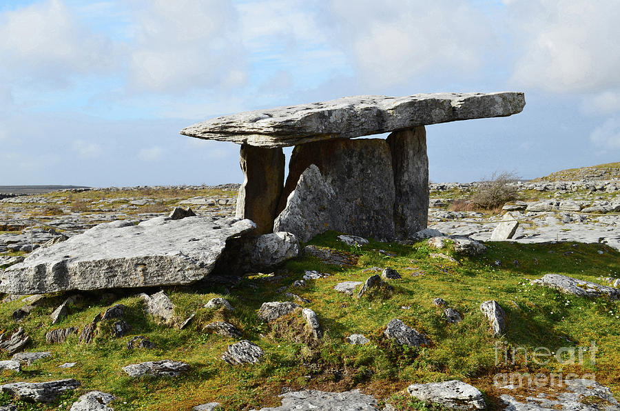 poulnabrone dolmen