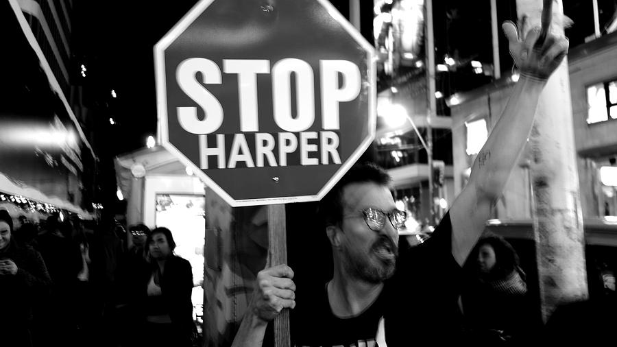 Stopping Harper Photograph by Valentino Visentini