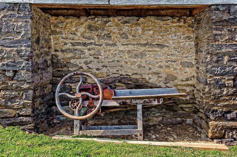Storage Cove On An 1803 Amish Corn Barn  -  1800scornshellingmachine172835 Photograph by Frank J Benz