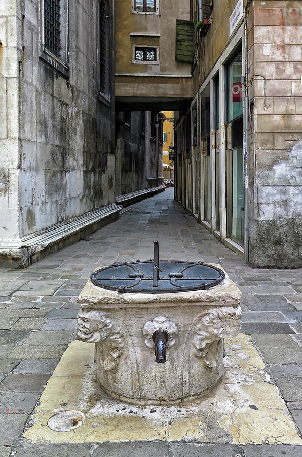 Street Fountain in Venice Photograph by Dave Mills