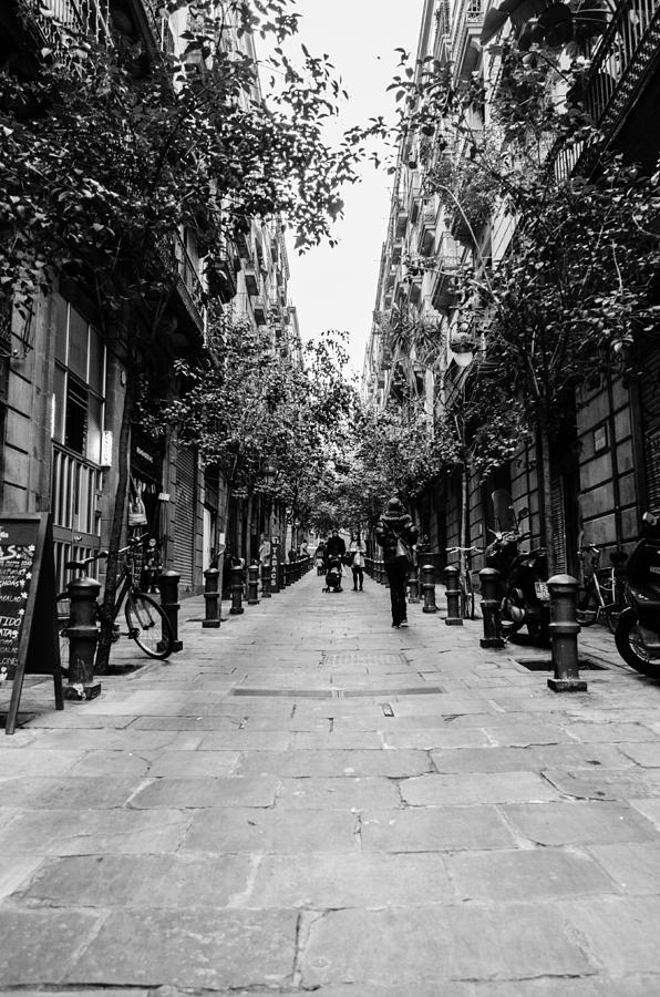 Streets of Barcelona - Gothic Quarter Photograph by AM FineArtPrints