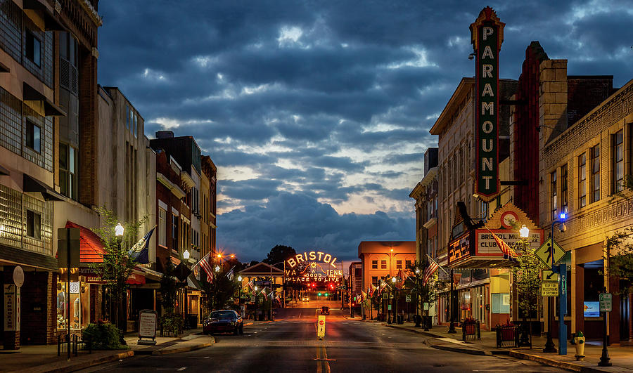 Streets of Bristol TN Photograph by Gary Snell - Pixels