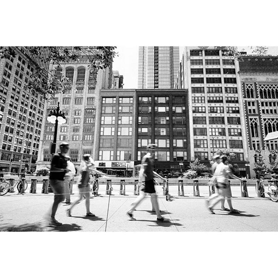 Chicago Photograph - Chicago Streetwalkers by Jessica Kaplan
