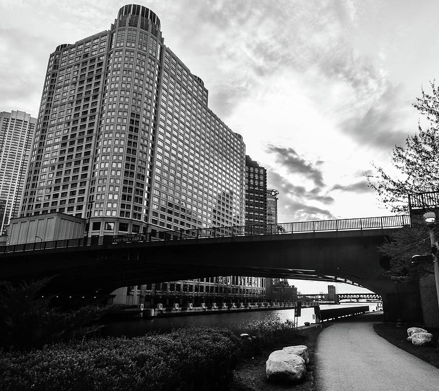 Chicago Photograph - Strolling in the Chi by D Justin Johns