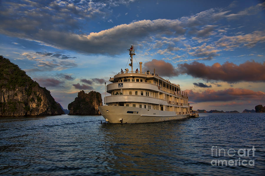 Sunset Photograph - Stunning Au Co Cruise I by Chuck Kuhn