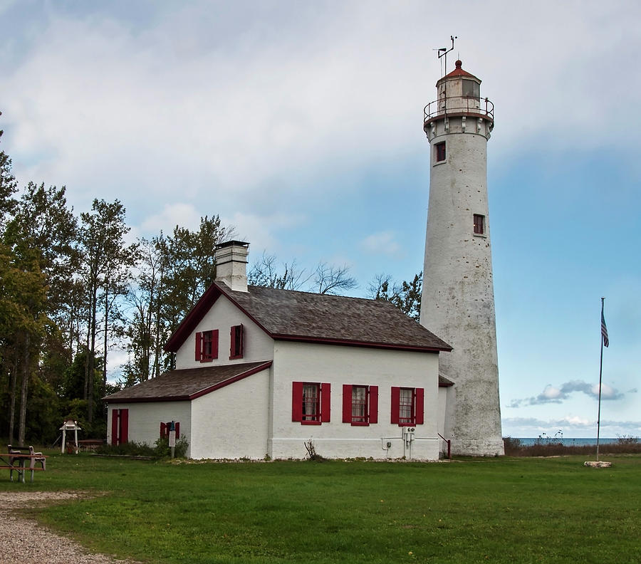 Sturgeon Point Lighthouse Photograph by Ginger Harris - Fine Art America