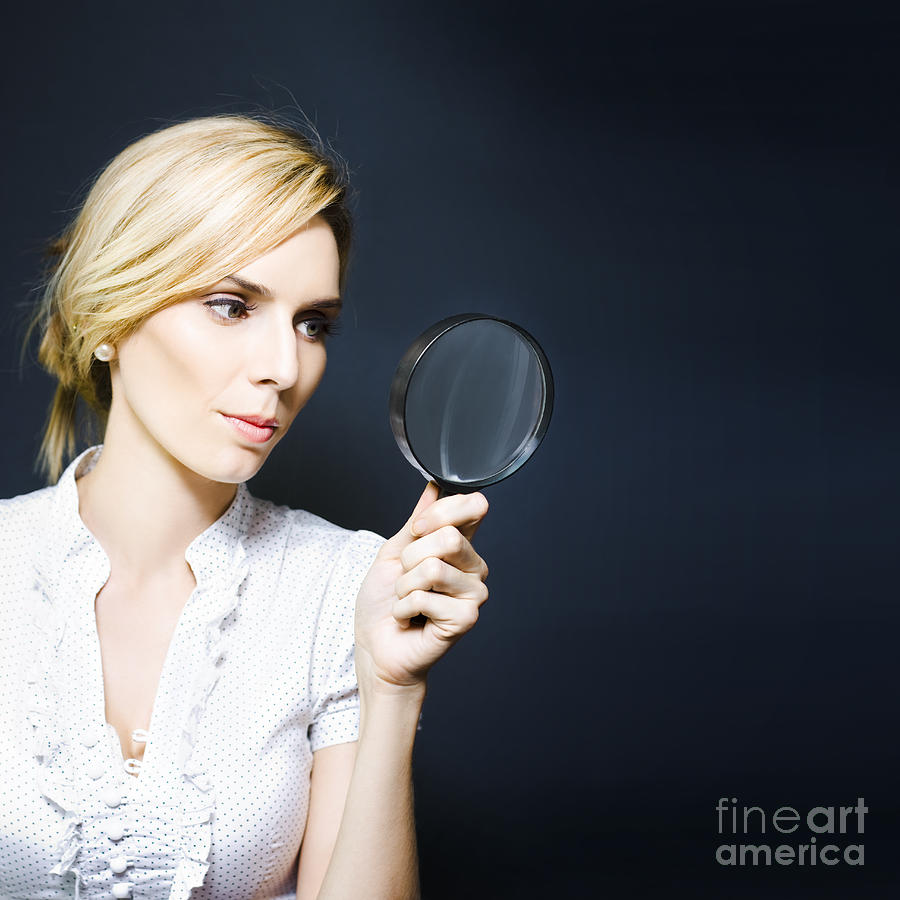 female detective magnifying glass