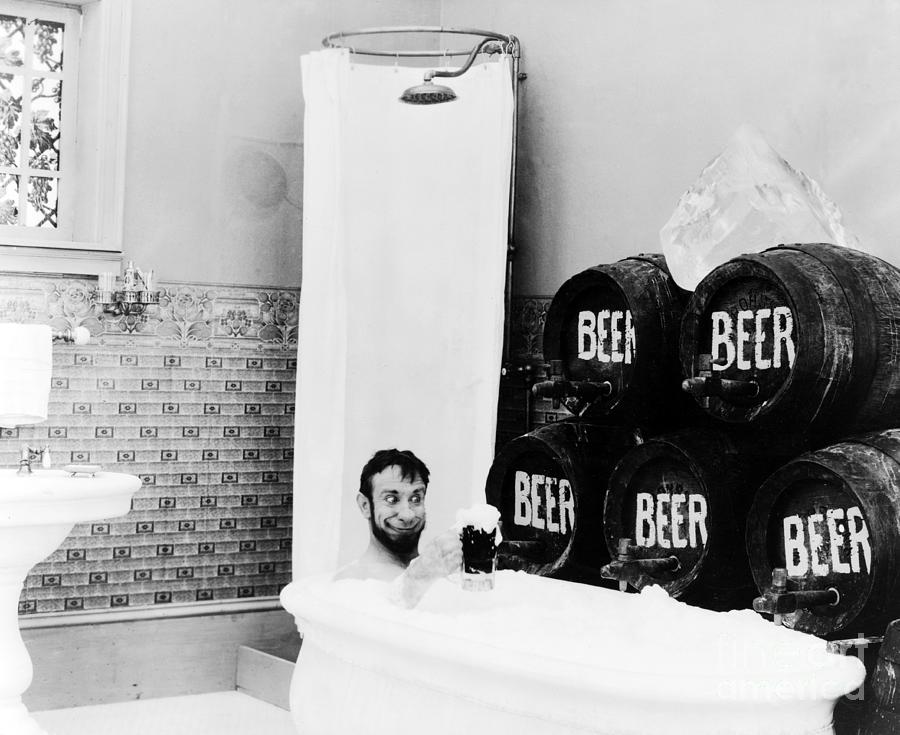 Suds with my Suds 1916 Photograph by Science Source