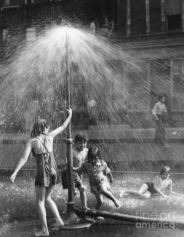 Summertime In Nyc, 1946 Photograph by Todd Webb