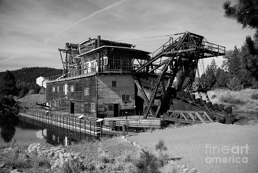 Sumpter Mining Dredge Photograph by Denise Bruchman