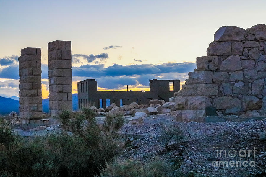 Sun Setting At Rhyolite  Photograph by Suzanne Luft