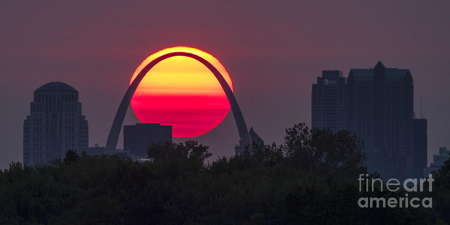 Sun setting behind St Louis Arch Photograph by Garry McMichael